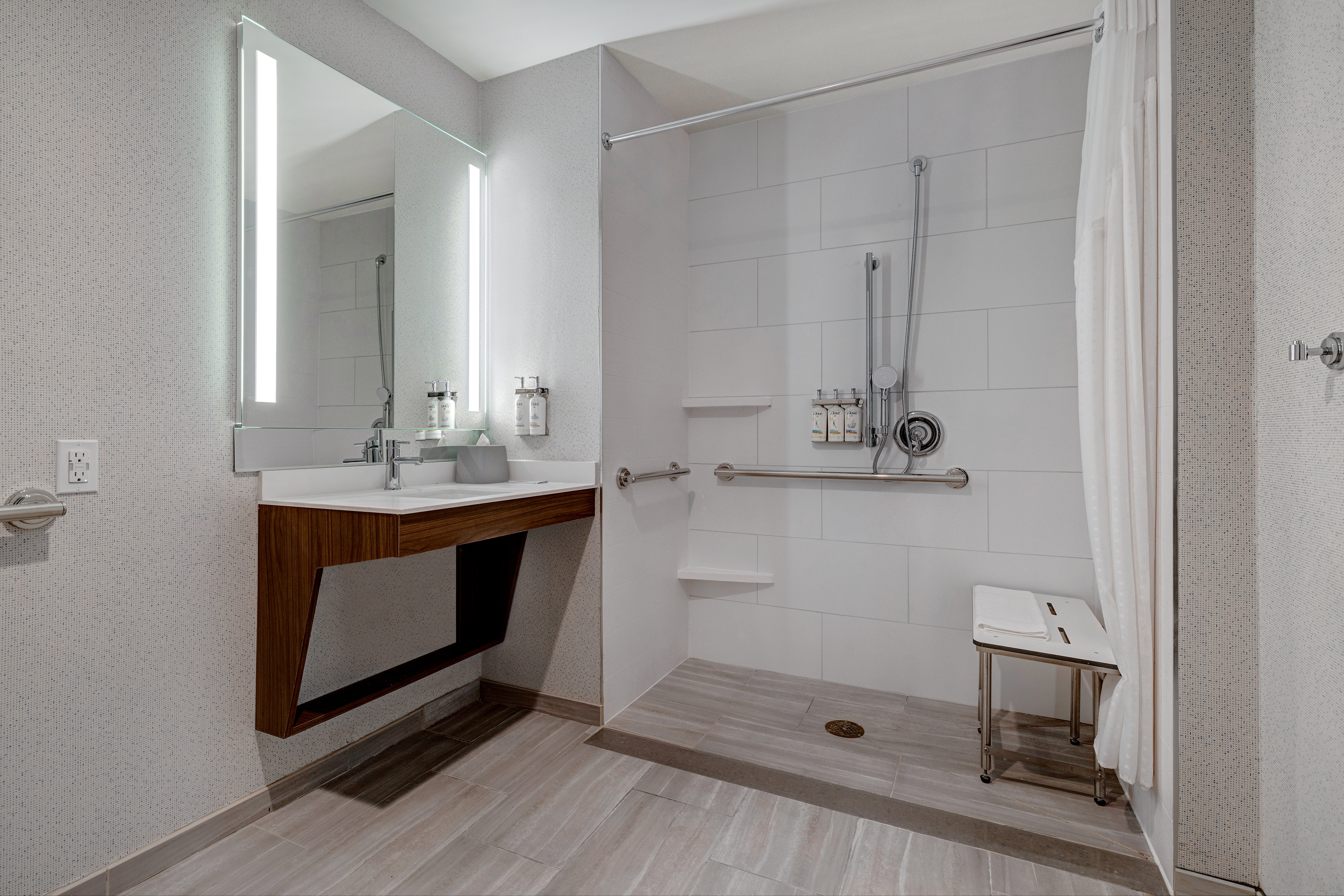 holiday inn express and suites glendale downtown an ihg hotel