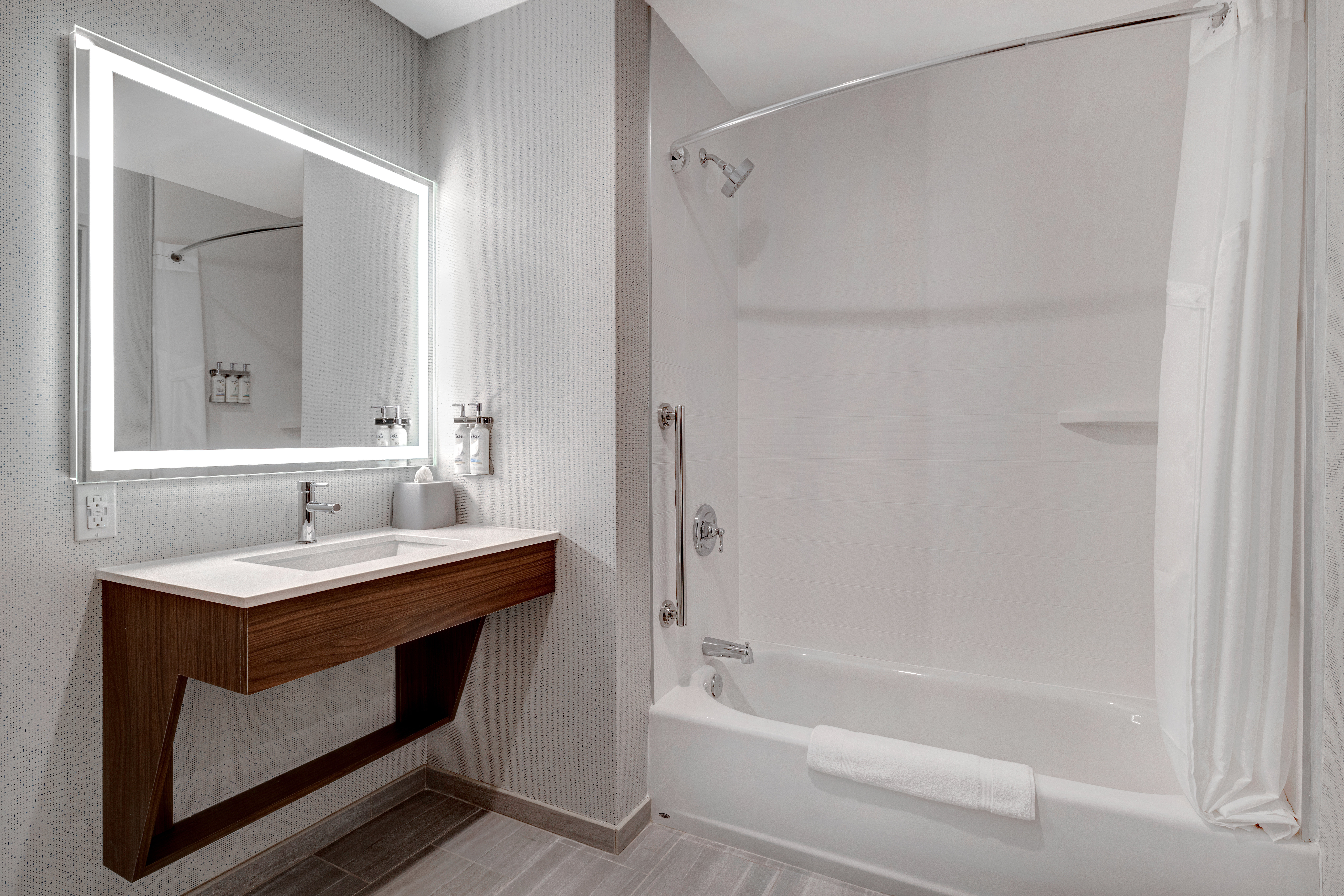 holiday inn express and suites glendale downtown an ihg hotel