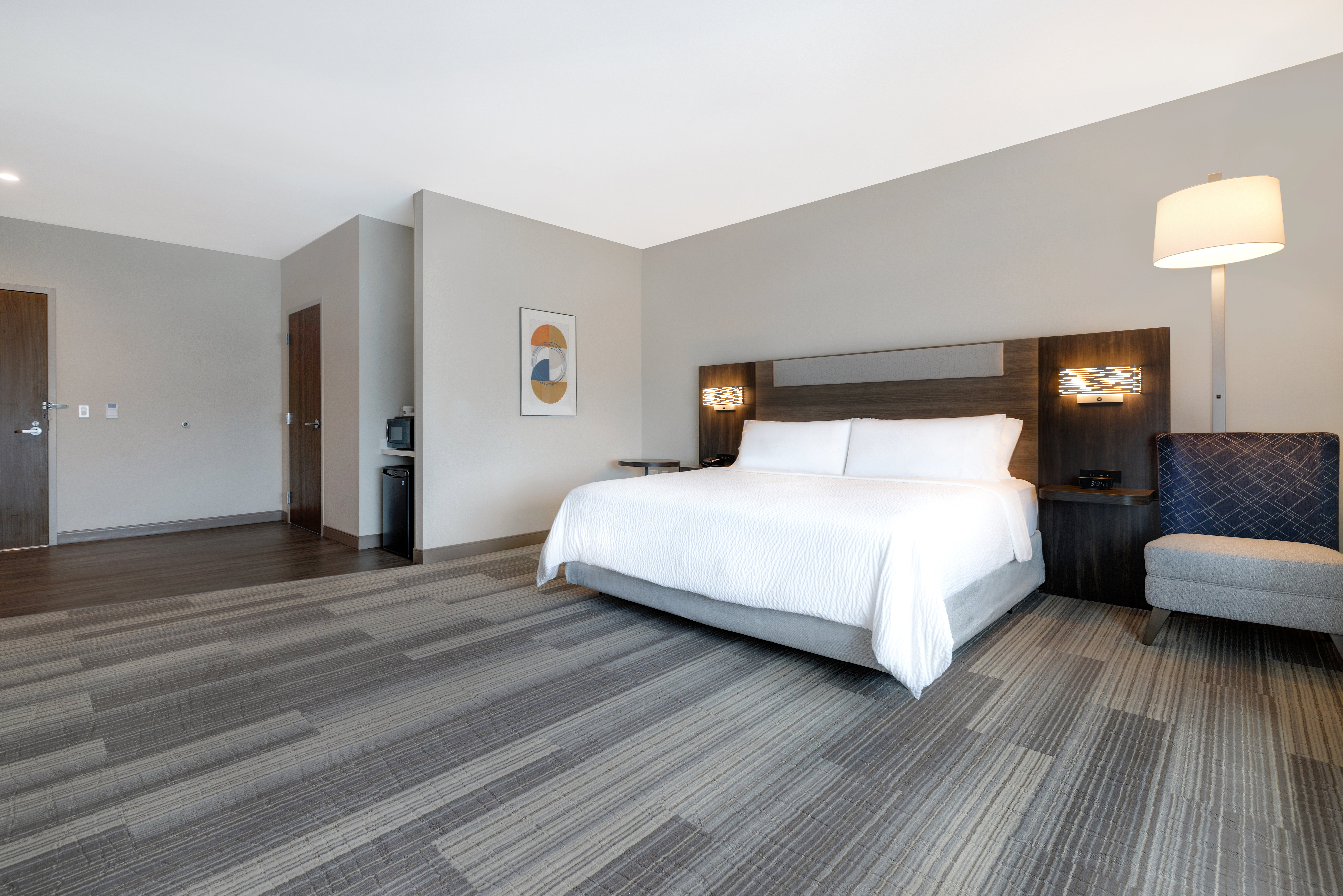 holiday inn express and suites glendale downtown an ihg hotel