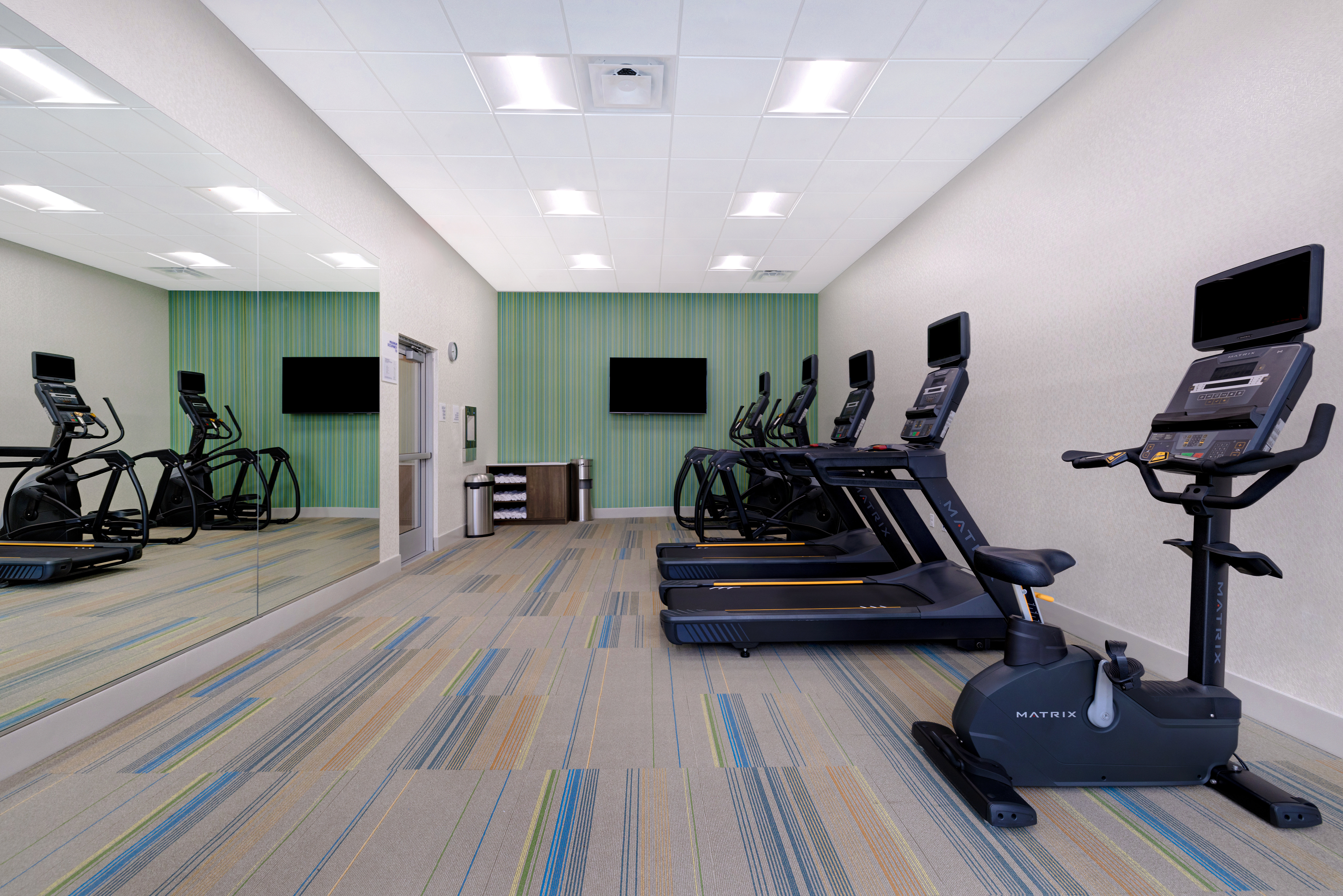 holiday inn express and suites glendale downtown an ihg hotel