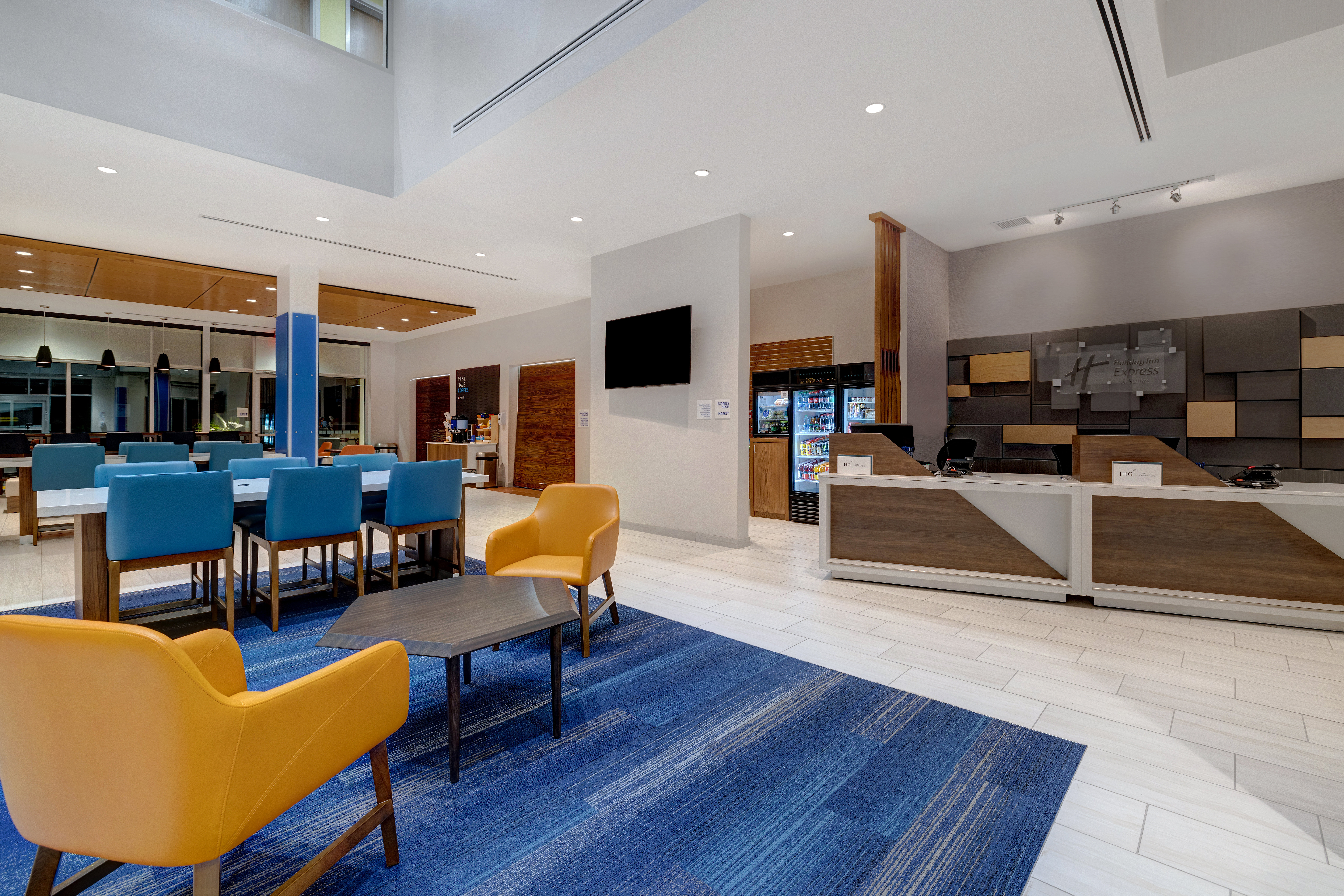 holiday inn express and suites glendale downtown an ihg hotel