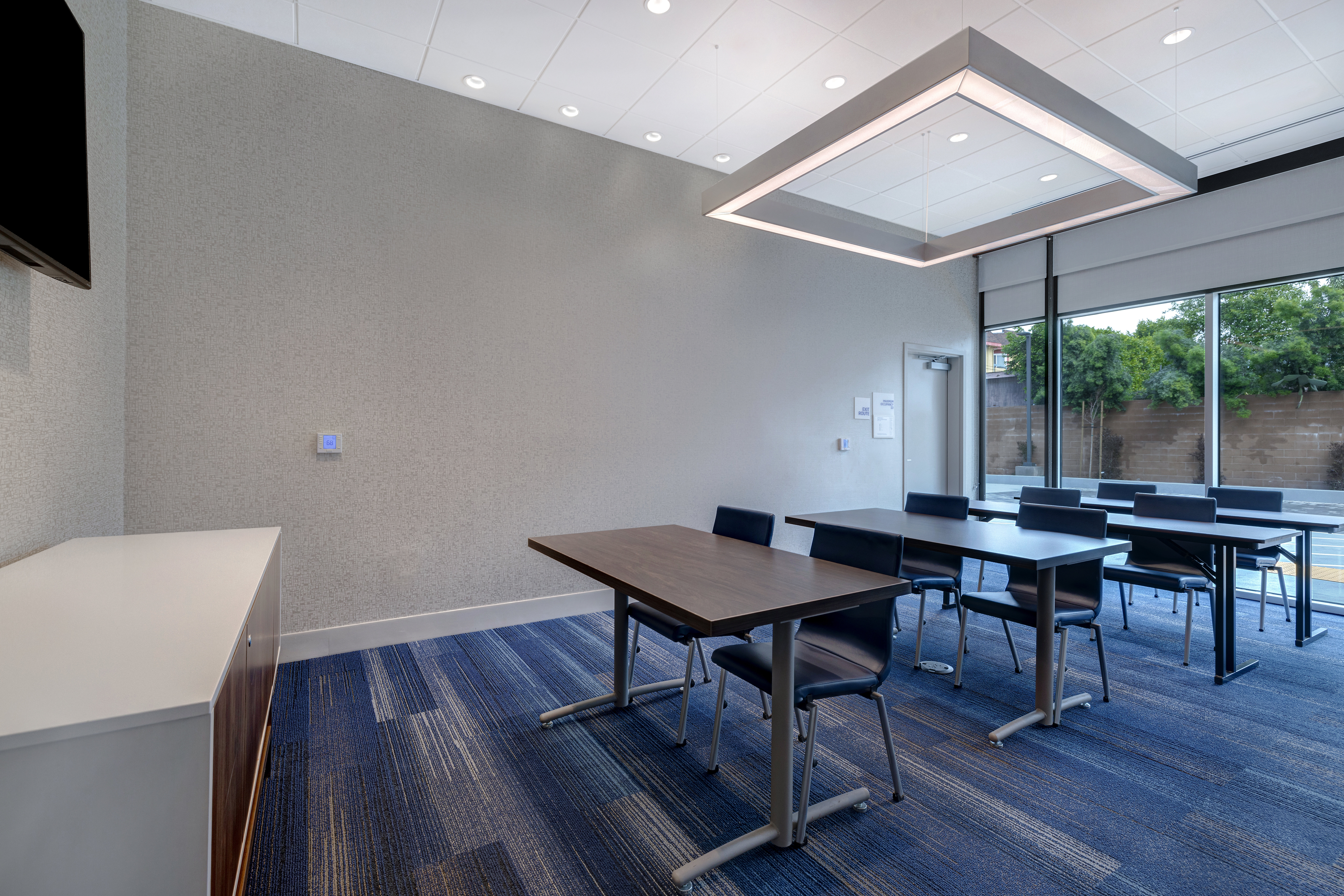 holiday inn express and suites glendale downtown an ihg hotel