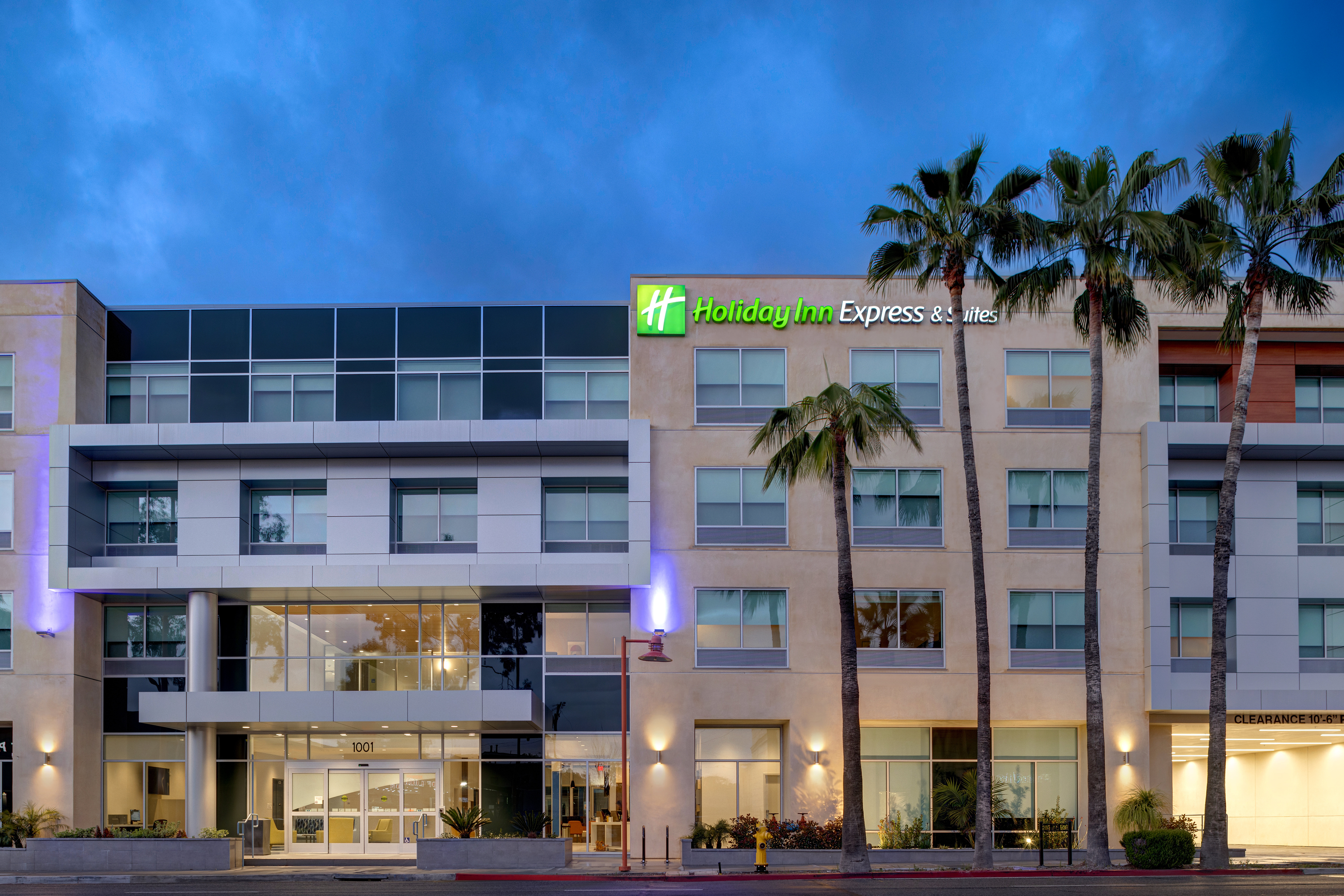 holiday inn express and suites glendale downtown an ihg hotel