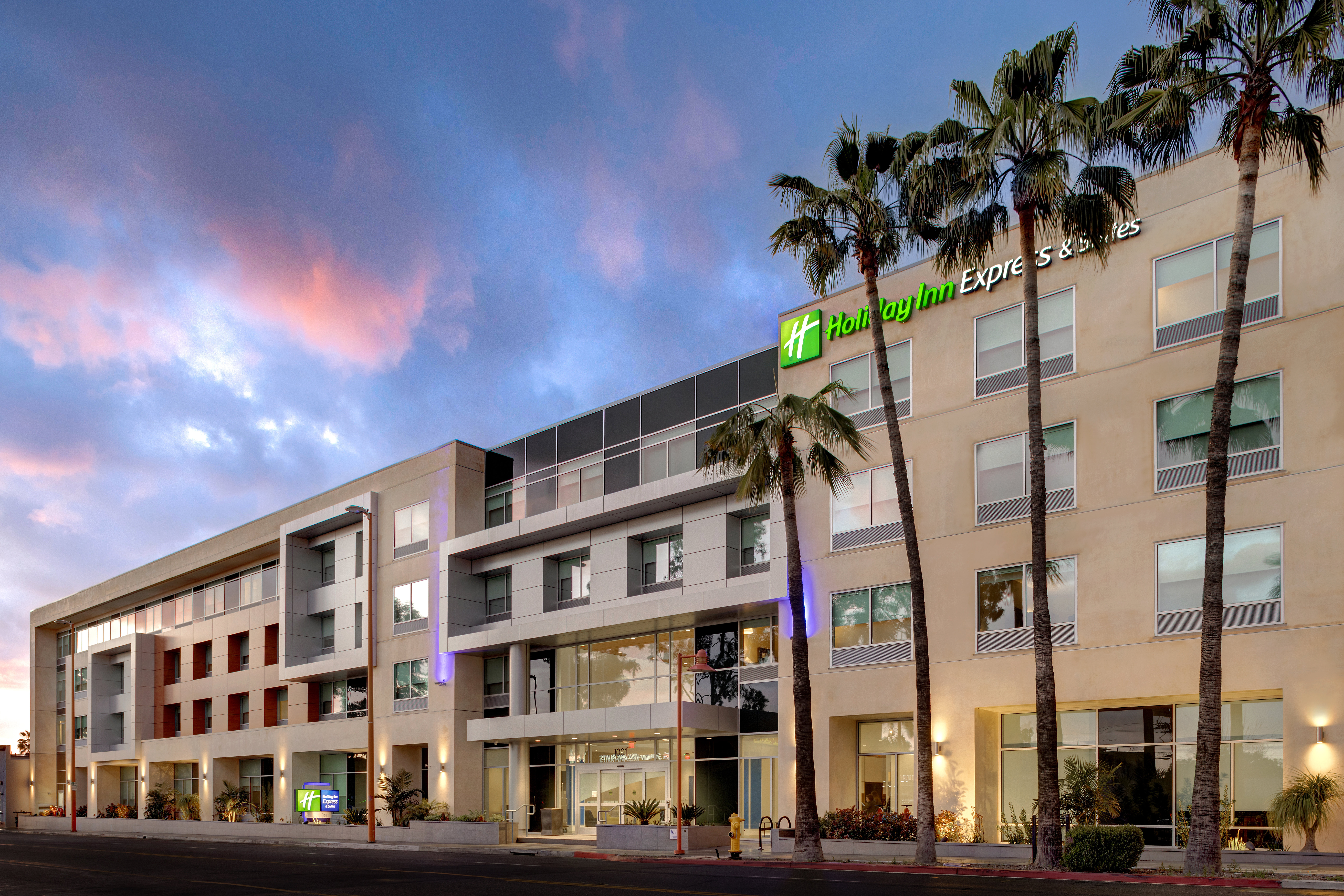 holiday inn express and suites glendale downtown an ihg hotel