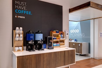 holiday inn express and suites glendale downtown an ihg hotel