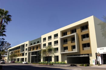 holiday inn express and suites glendale downtown an ihg hotel