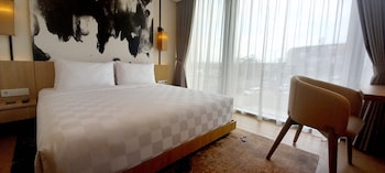 louis kienne chadstone cikarang