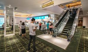 louis kienne chadstone cikarang