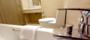 louis kienne chadstone cikarang