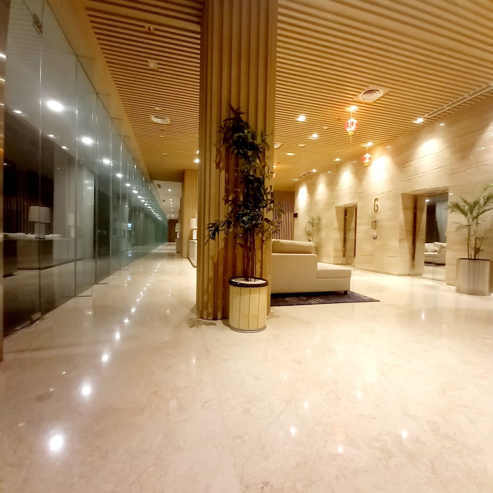 louis kienne chadstone cikarang