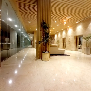 louis kienne chadstone cikarang