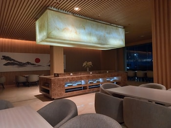 louis kienne chadstone cikarang