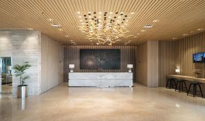 louis kienne chadstone cikarang