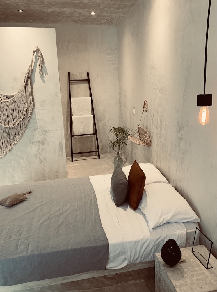 apartments and suites madre holbox self check in