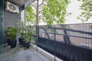 the garden capsule hotel