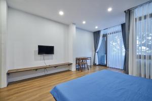 the garden capsule hotel