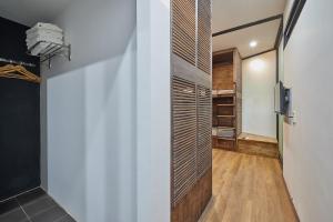 the garden capsule hotel