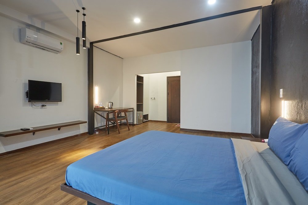 the garden capsule hotel