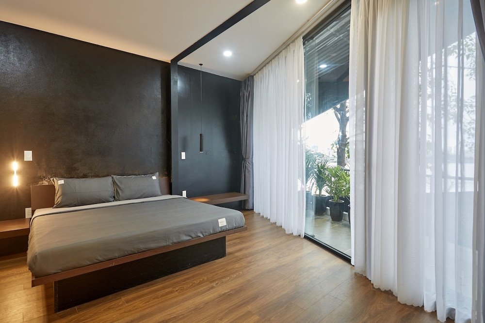 the garden capsule hotel