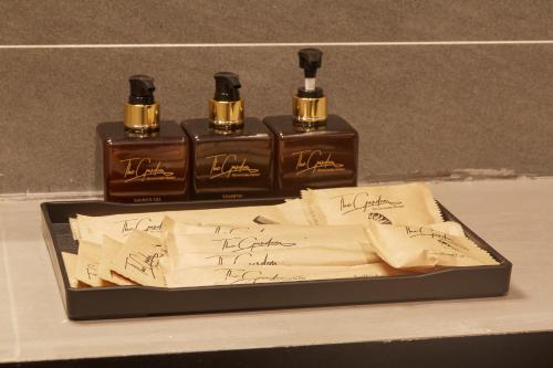 the garden capsule hotel