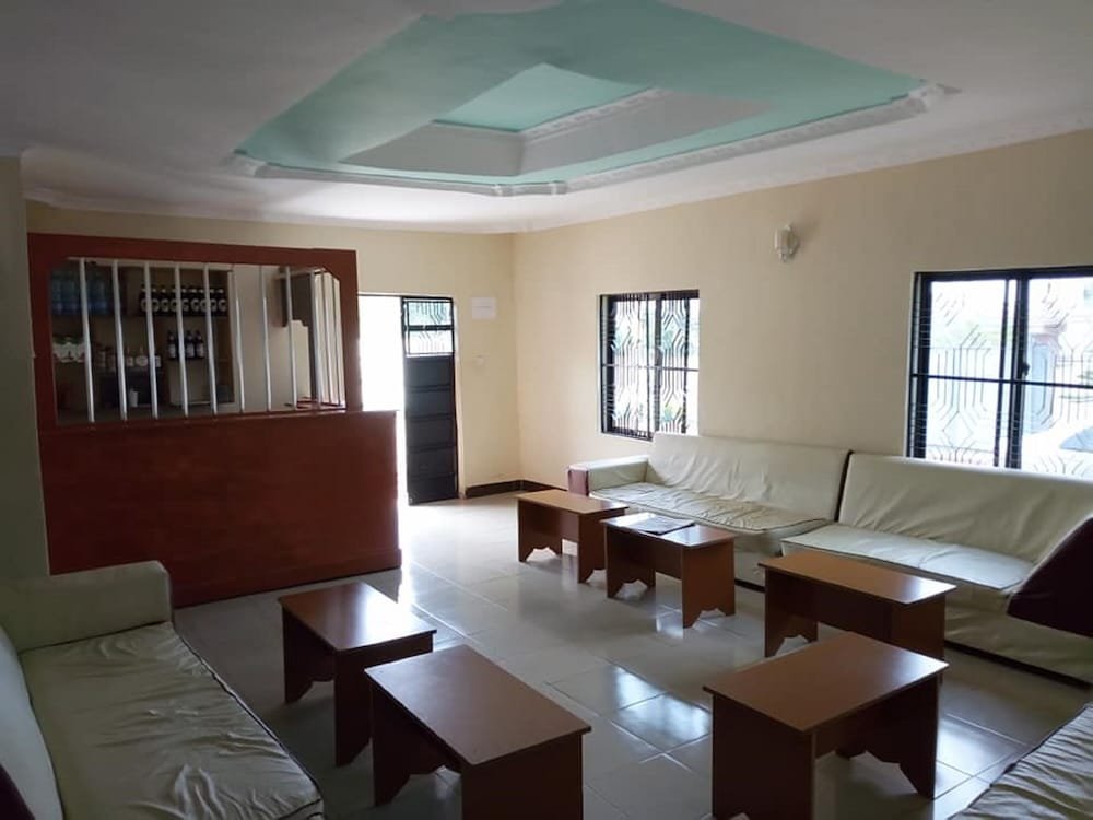 The Palm Lodge,,2.5 star