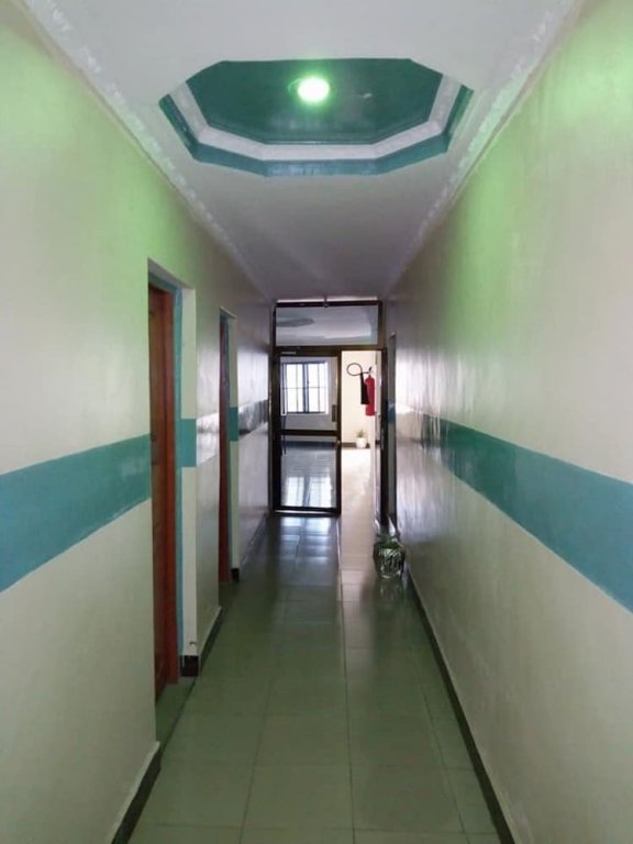 The Palm Lodge,,2.5 star