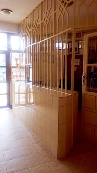 sixty two paradise hotel