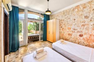 atalante hotel