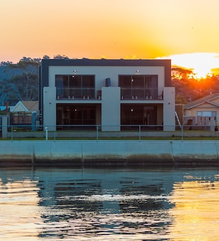 ulverstone waterfront apartments