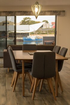 ulverstone waterfront apartments