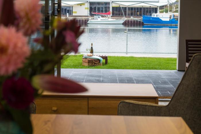 ulverstone waterfront apartments