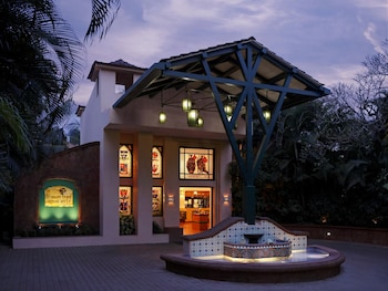 lemon tree amarante beach resort goa