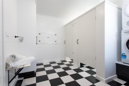deco beach luxury apartments