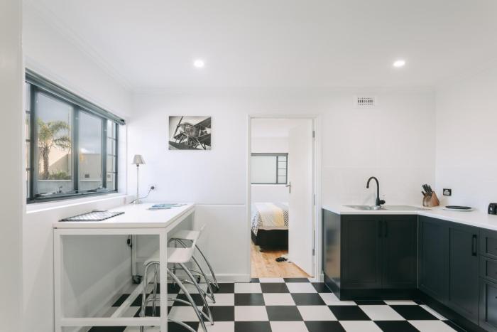 deco beach luxury apartments