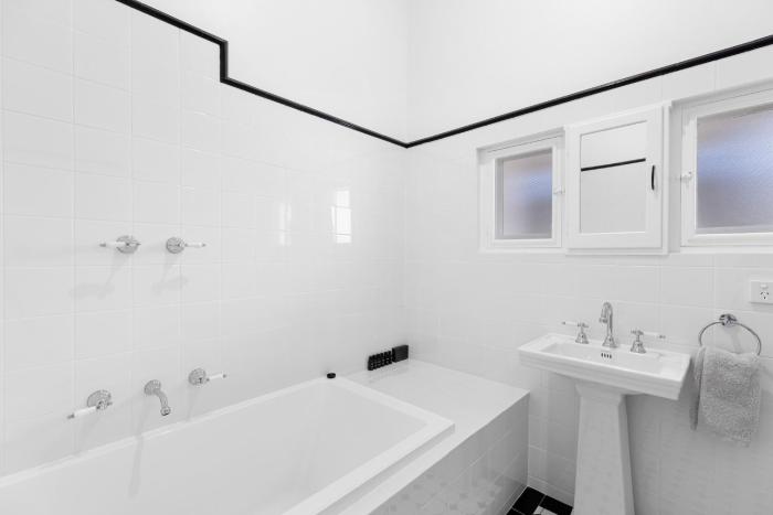 deco beach luxury apartments