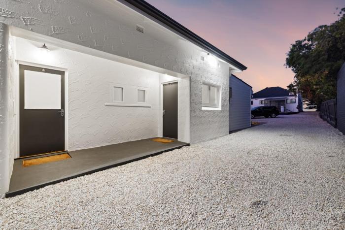 deco beach luxury apartments