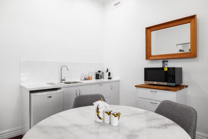 deco beach luxury apartments