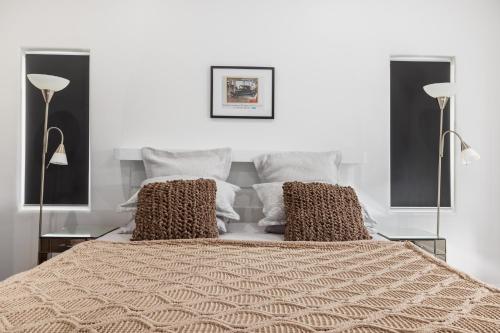 deco beach luxury apartments