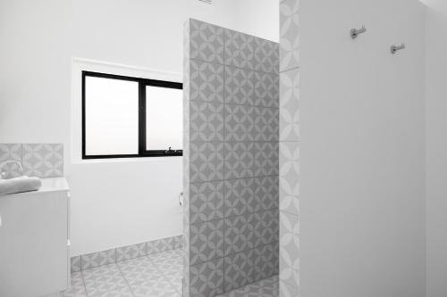 deco beach luxury apartments