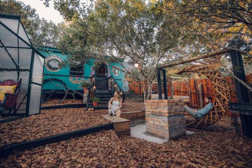 treedom villas and vardos