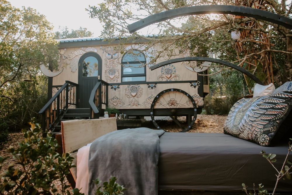 treedom villas and vardos