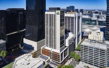 holiday inn express melbourne little collins an ihg hotel