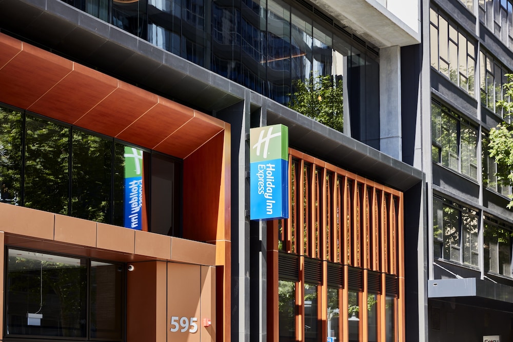 holiday inn express melbourne little collins an ihg hotel