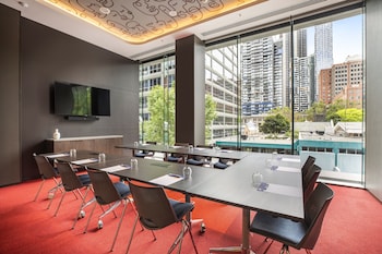 holiday inn express melbourne little collins an ihg hotel