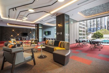 holiday inn express melbourne little collins an ihg hotel