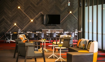 holiday inn express melbourne little collins an ihg hotel