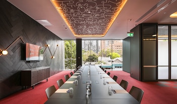 holiday inn express melbourne little collins an ihg hotel