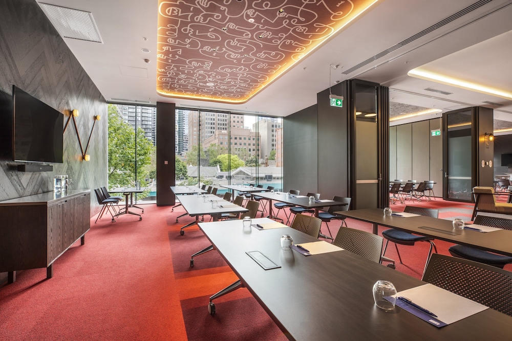 holiday inn express melbourne little collins an ihg hotel