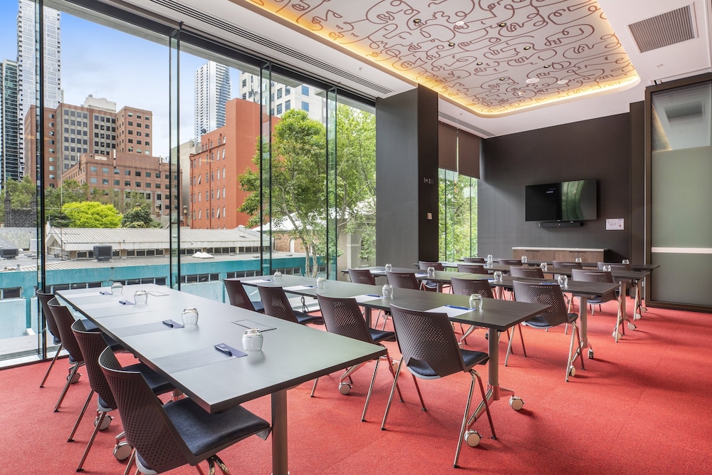 holiday inn express melbourne little collins an ihg hotel