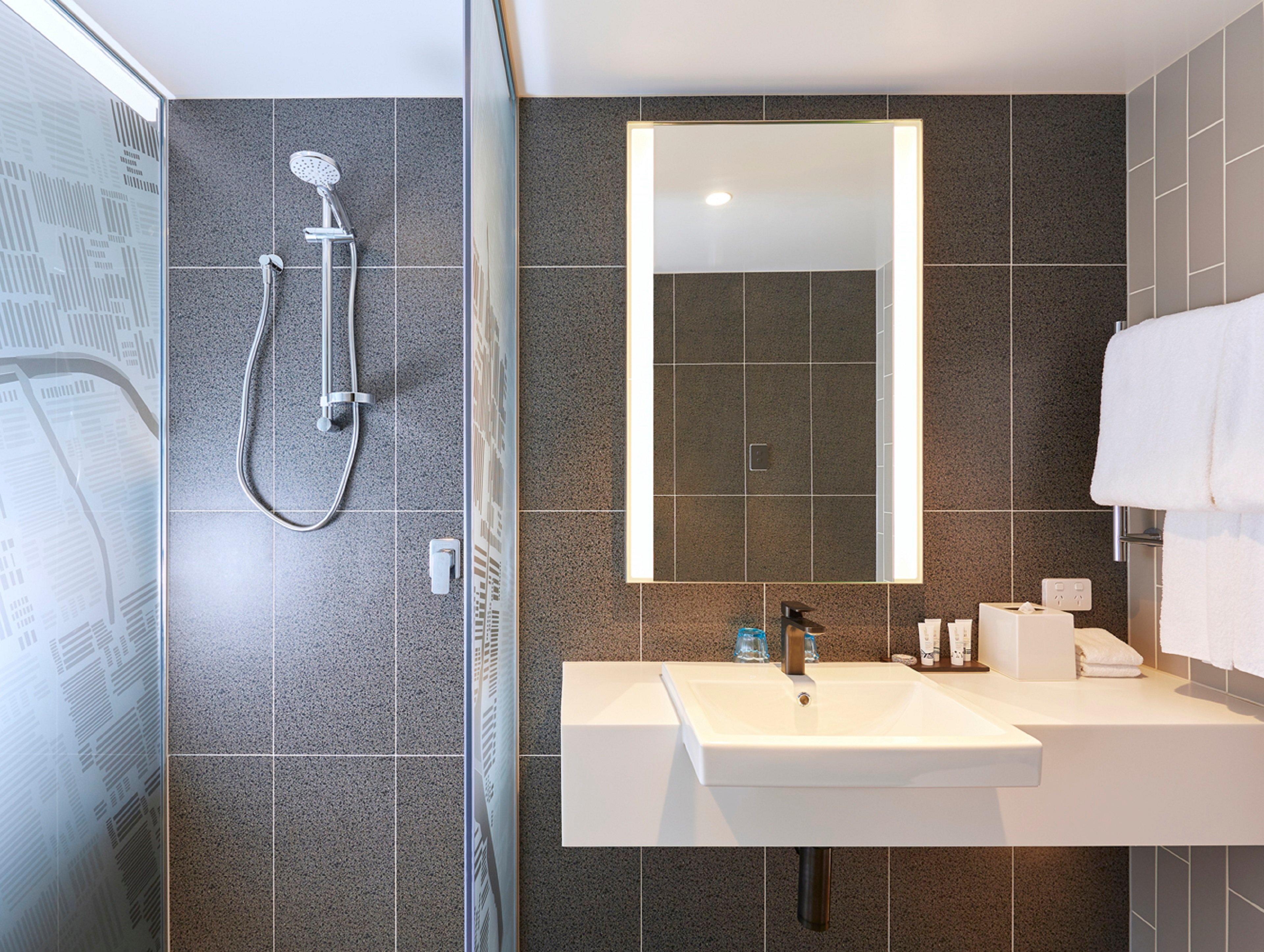 holiday inn express melbourne little collins an ihg hotel